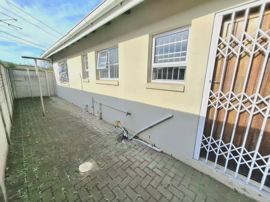 3 Bedroom Property for Sale in Cambridge West Eastern Cape